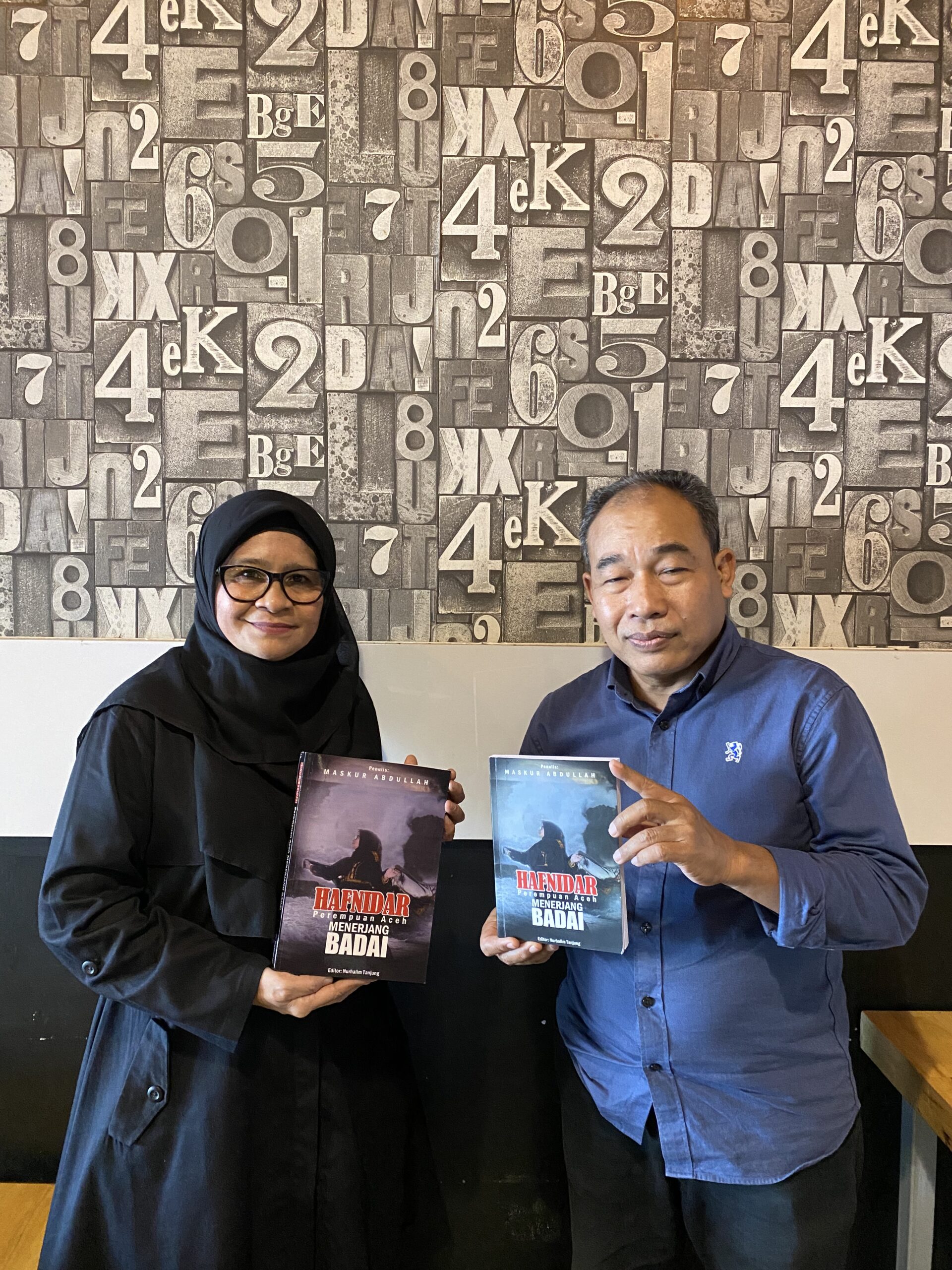 Buku “Hafnidar, Perempuan Aceh Menerjang Badai” Diluncurkan
